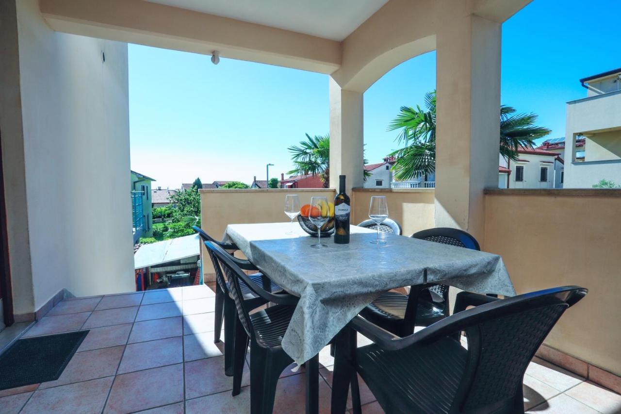 Ray Apartment Poreč Buitenkant foto